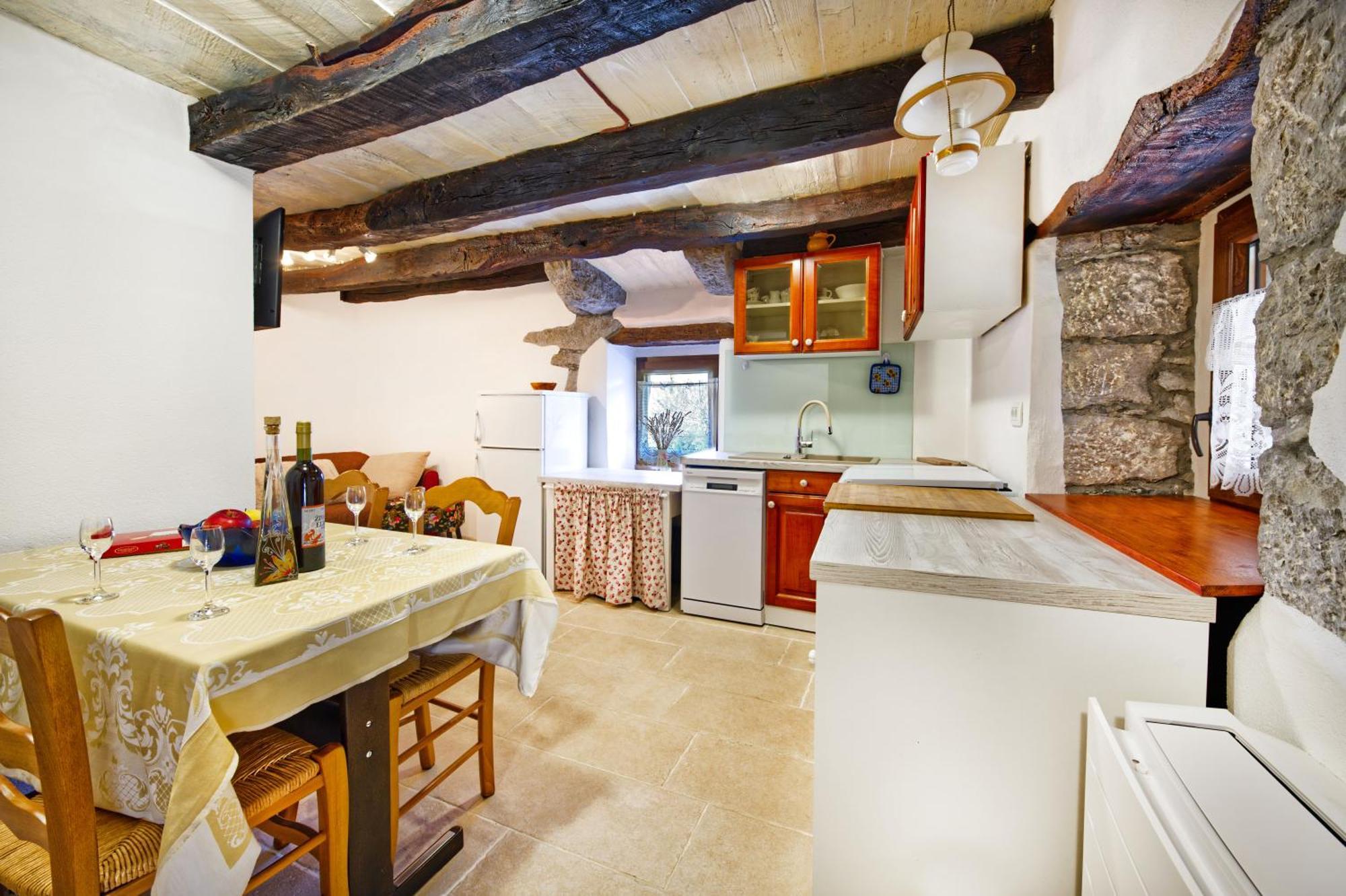 Apartman Studio Baladur Roč エクステリア 写真