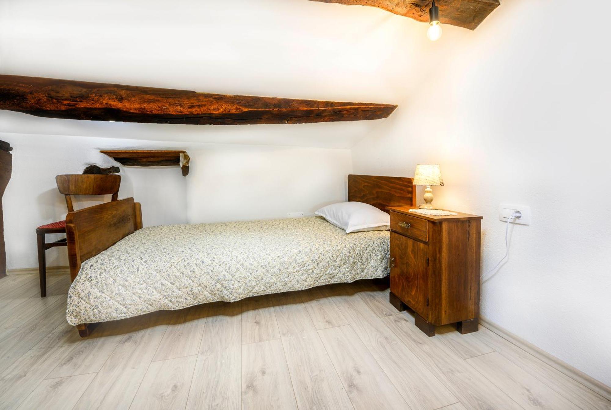 Apartman Studio Baladur Roč エクステリア 写真