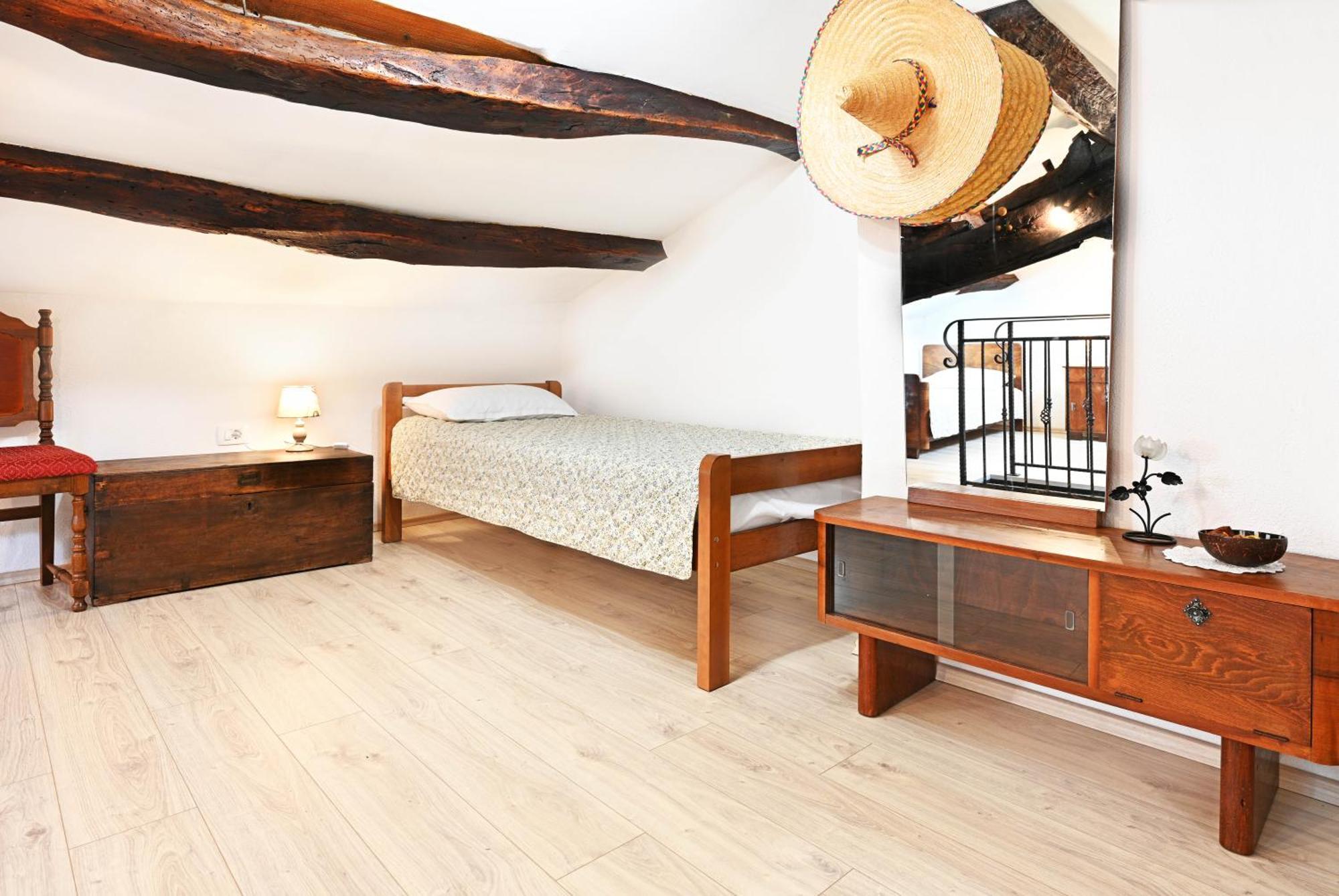 Apartman Studio Baladur Roč エクステリア 写真