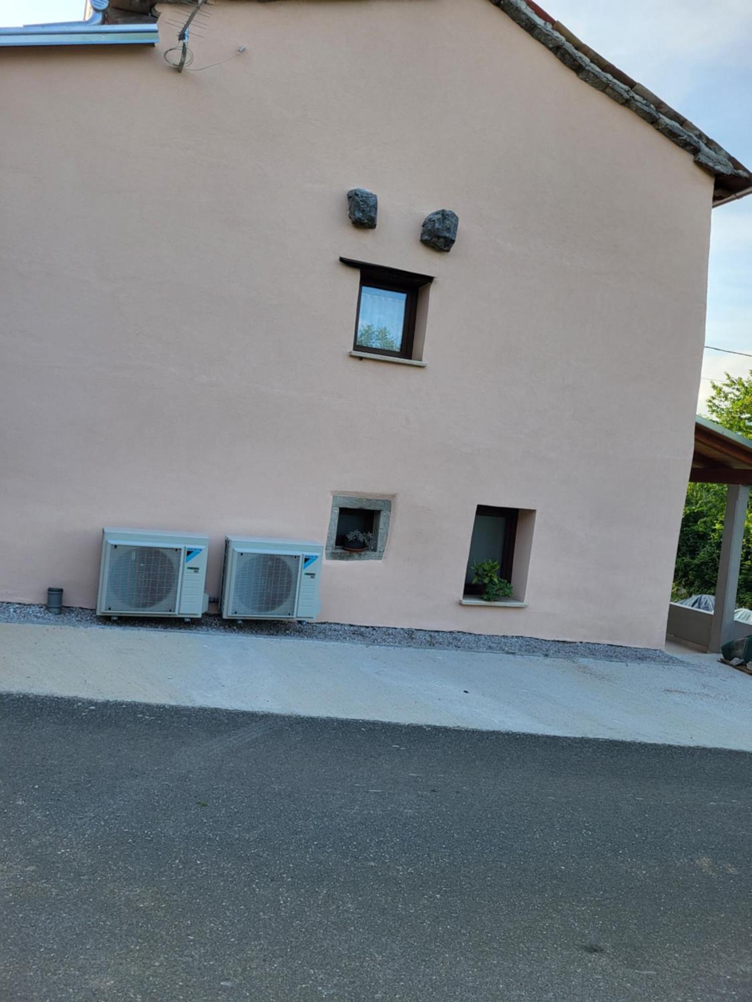 Apartman Studio Baladur Roč エクステリア 写真